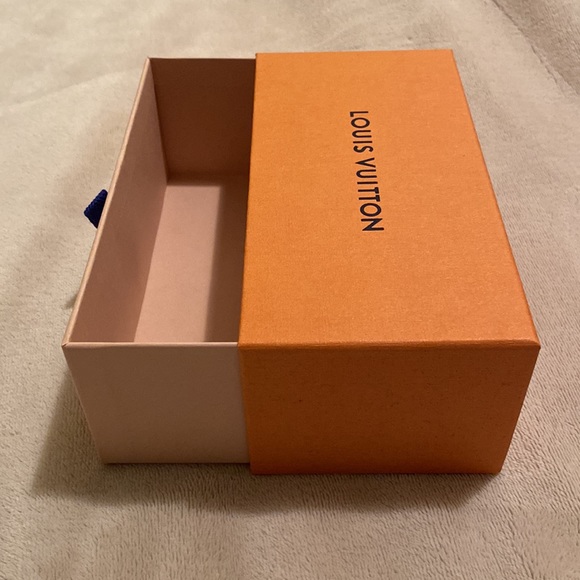 Authentic Louis Vuitton large size bag and medium and small size box. - Picture 2 of 3